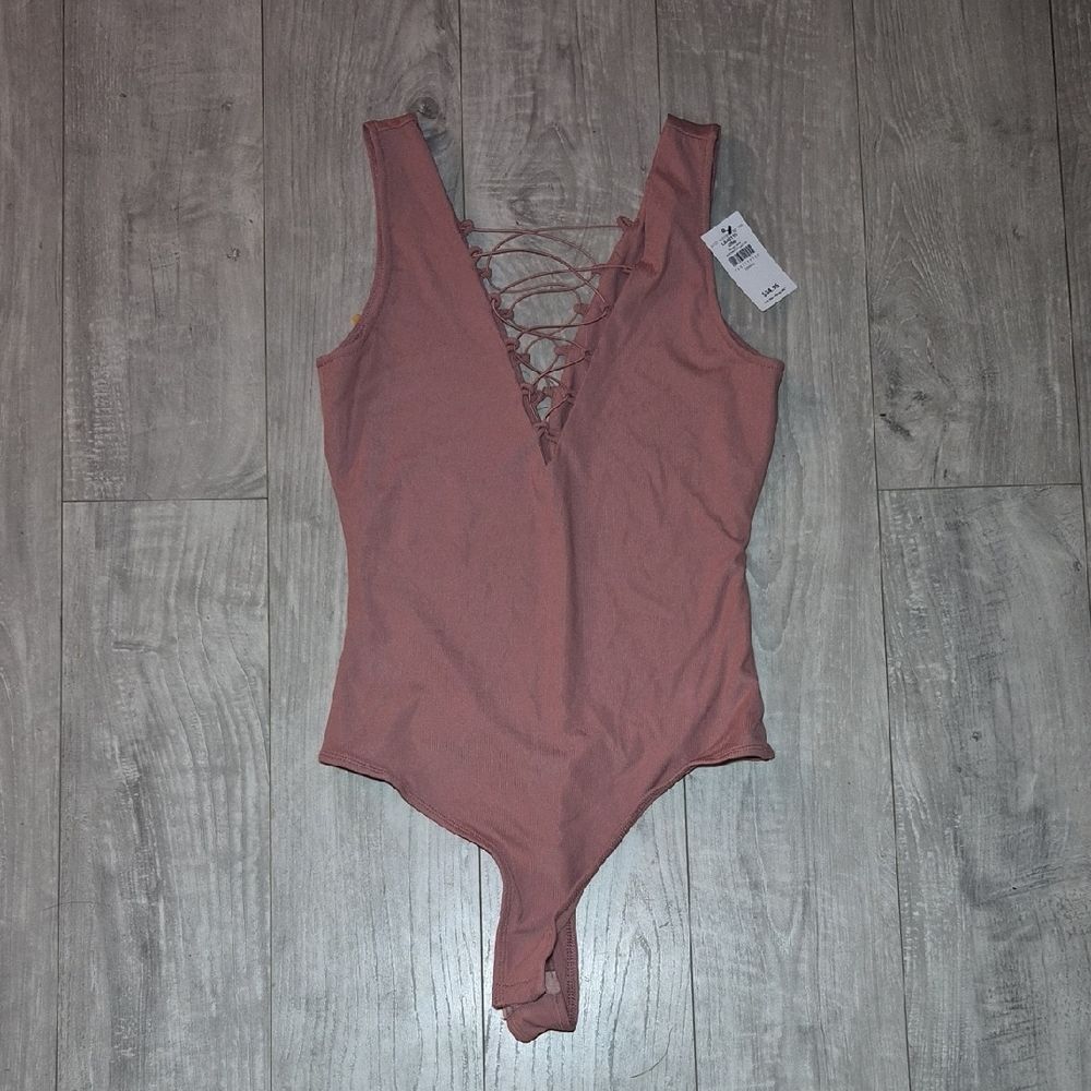 Buckle Lace-Up V-Neck Bodysuit in Dusty Rose